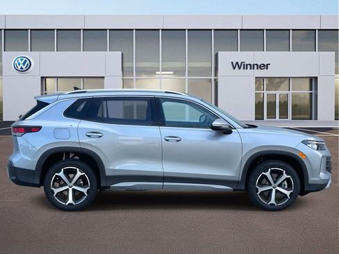 New 2026 Volkswagen Tiguan SE image 6