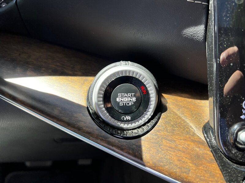 Used 2024 Jeep Grand Wagoneer L 4WD image 40