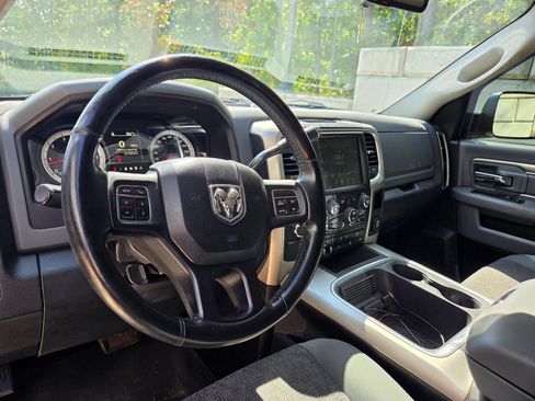 Used 2016 RAM 2500 Big Horn w/ Black Appearance Group AWD/4WD image 3