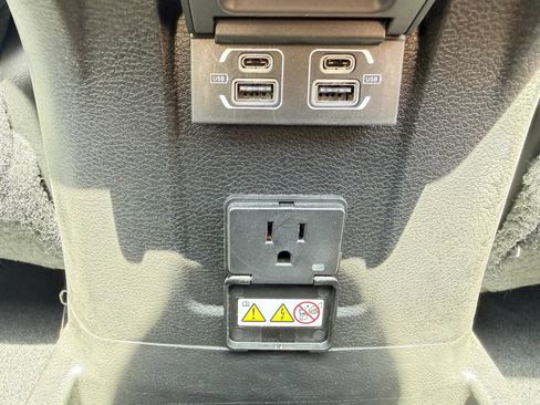 Used 2025 Jeep Wrangler Unlimited Sahara w/ Safety Group AWD/4WD image 33