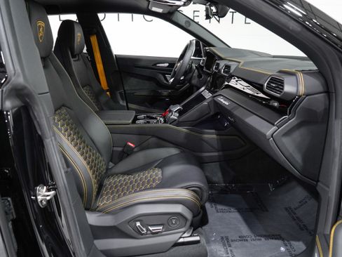 Used 2024 Lamborghini Urus S AWD/4WD image 14