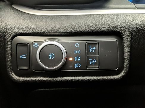 Used 2021 Ford Explorer XLT w/ Equipment Group 202A image 21