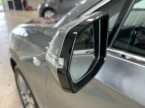 Used 2023 Cadillac XT6 Premium Luxury w/ Technology Package image 6