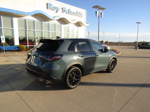 Used 2023 Honda HR-V Sport image 5