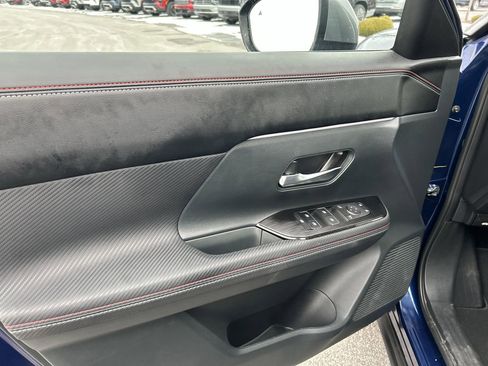 Used 2025 Nissan Kicks SR w/ SR Premium Package image 19