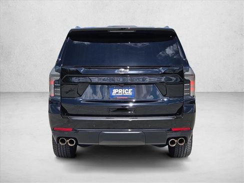 Used 2025 Chevrolet Suburban Z71 w/ Comfort Package image 7