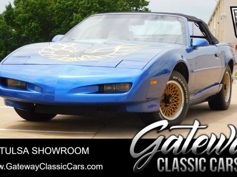 Used 1991 Pontiac Firebird Convertible image 1