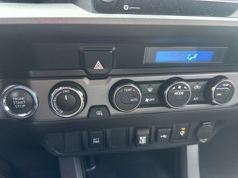 Used 2021 Toyota Tacoma TRD Sport AWD/4WD image 9