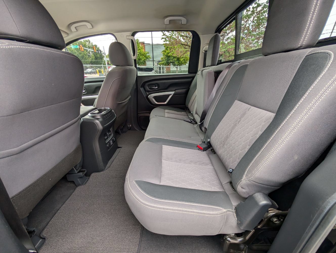 Used 2021 Nissan Titan SV w/ SV Convenience Package RWD image 17