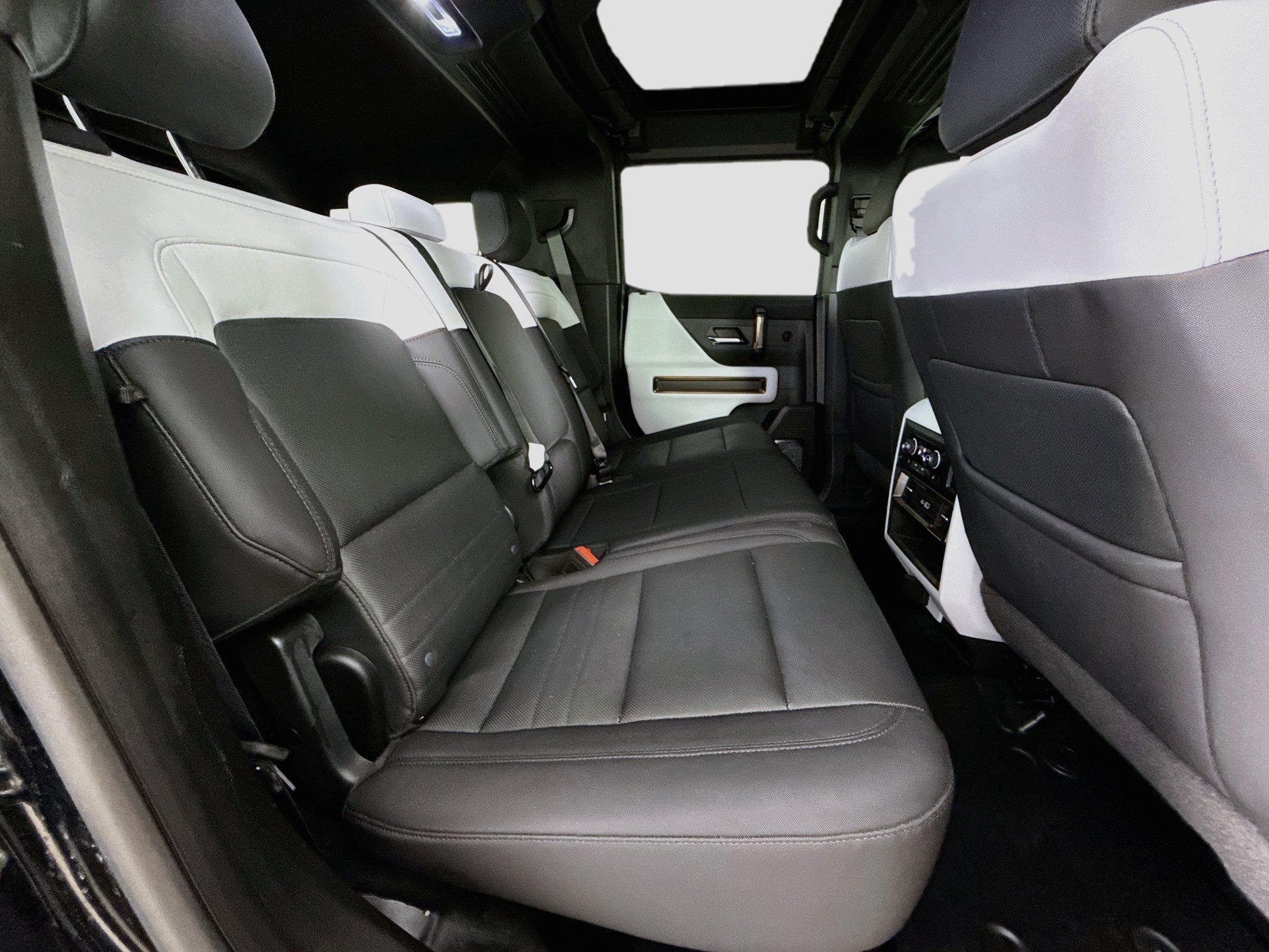 Used 2024 GMC Hummer EV 2X AWD/4WD image 29
