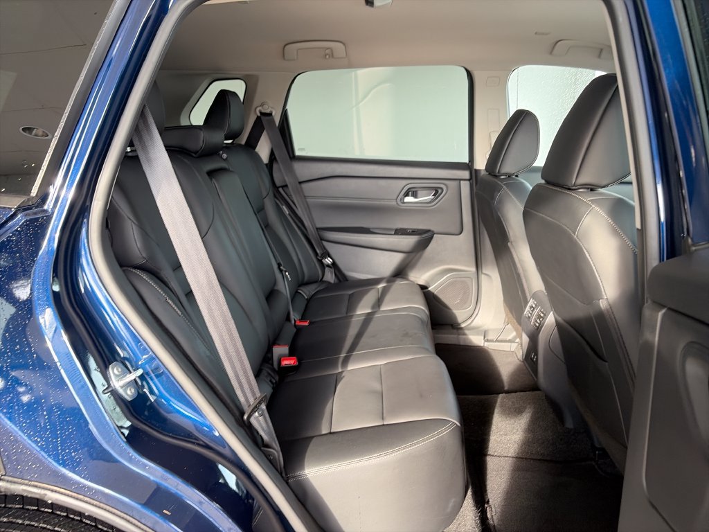 Used 2026 Nissan Rogue SL AWD/4WD image 32