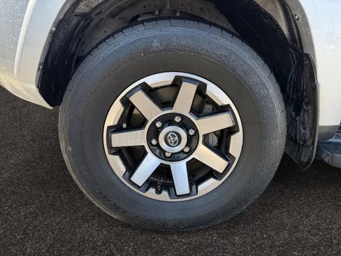 Used 2021 Toyota 4Runner TRD Off-Road AWD/4WD image 14