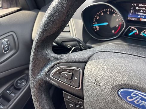 Used 2017 Ford Escape SE image 32