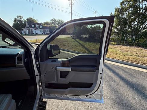 Used 2016 Ford F150 Lariat w/ Equipment Group 501A Mid AWD/4WD image 34