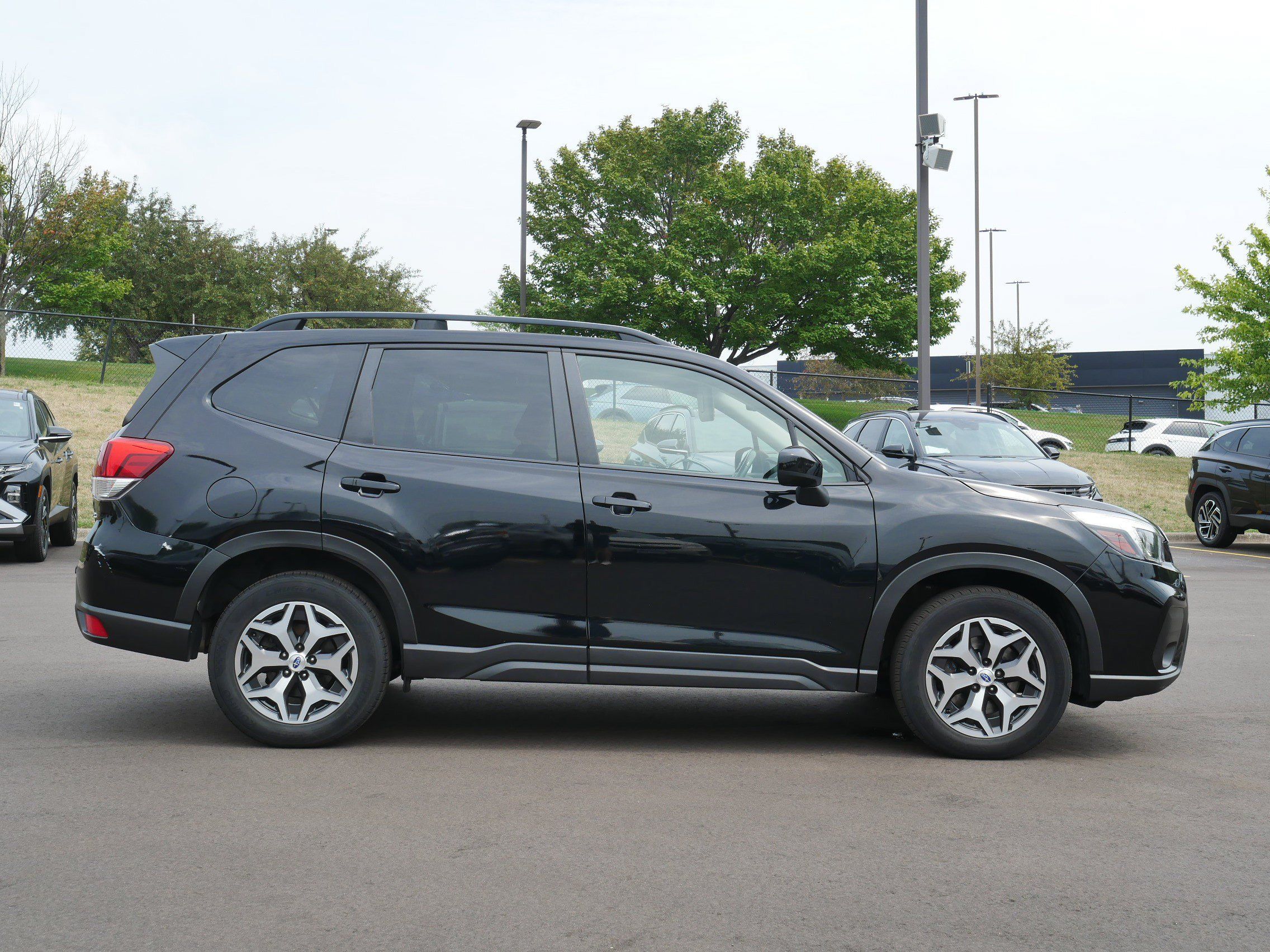 Used 2019 Subaru Forester Premium w/ All-Weather Package AWD/4WD image 5
