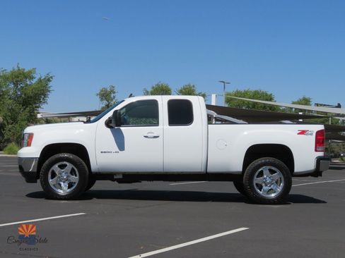 Used 2013 GMC Sierra 2500 SLT w/ SLT Convenience Package AWD/4WD image 7