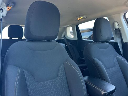 Used 2018 Jeep Compass Sport FWD image 16