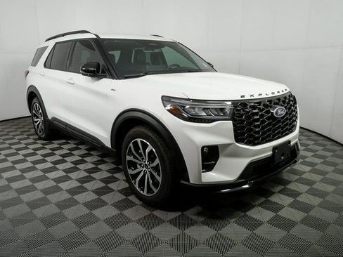 Used 2025 Ford Explorer ST-Line w/ Premium Package image 26