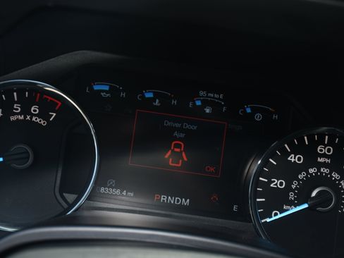 Used 2019 Ford F150 Lariat w/ Equipment Group 502A Luxury AWD/4WD image 14