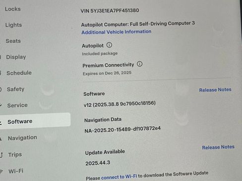Used 2023 Tesla Model 3 Standard Range image 18