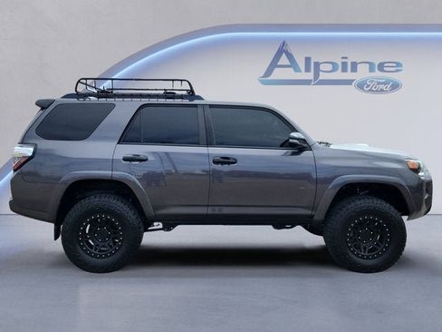 Used 2020 Toyota 4Runner Venture w/ Moonroof Package image 6