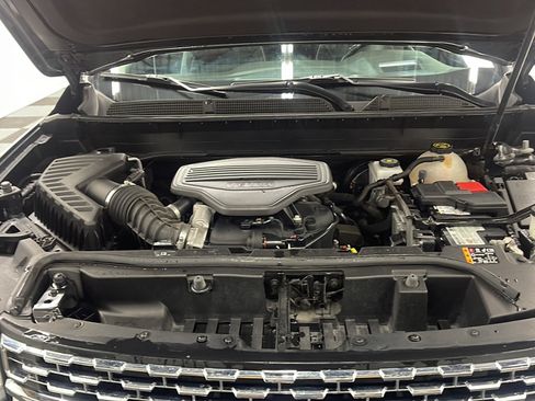 Used 2021 GMC Acadia Denali w/ Denali Ultimate Package AWD/4WD image 25