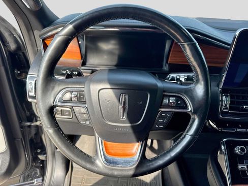 Used 2019 Lincoln Navigator Reserve AWD/4WD image 24