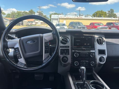 Used 2015 Ford Expedition EL Limited w/ Equipment Group 301A AWD/4WD image 16