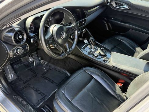 Used 2017 Alfa Romeo Giulia RWD image 8