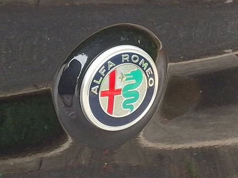 Used 2024 Alfa Romeo Stelvio Quadrifoglio w/ Active Assist Plus Package image 32