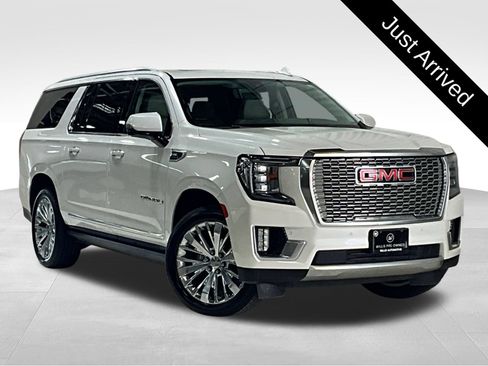 Used 2021 GMC Yukon XL Denali w/ Denali Premium Package AWD/4WD image 1