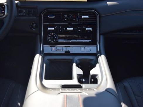 Used 2025 Nissan Armada PRO-4X AWD/4WD image 54