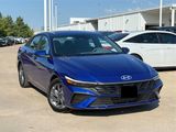 Used 2024 Hyundai Elantra SEL image 2