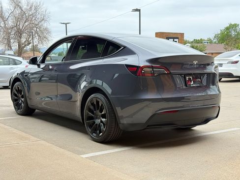 Used 2021 Tesla Model Y Long Range AWD/4WD image 16