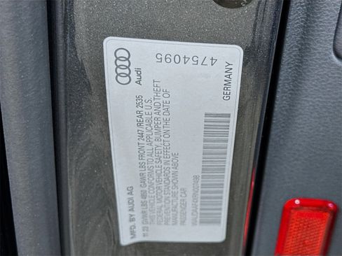 Used 2024 Audi A4 2.0T Premium w/ Convenience Package image 32