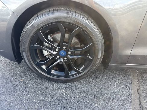 Used 2019 Ford Fusion SE w/ Equipment Group 151A FWD image 18