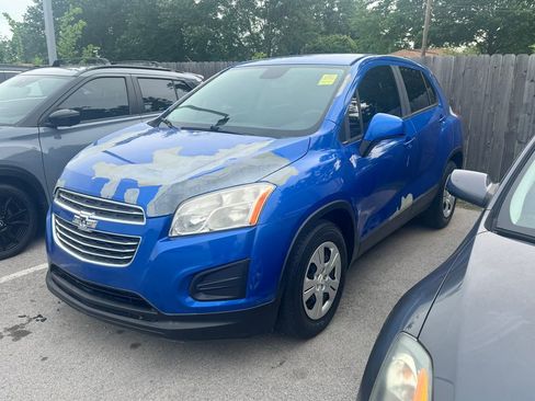 Used 2015 Chevrolet Trax LS FWD image 2