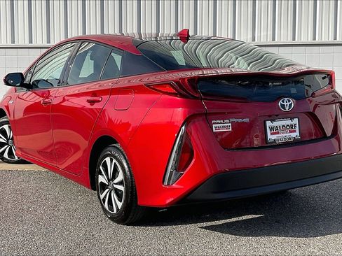 Used 2019 Toyota Prius Prime Premium image 15