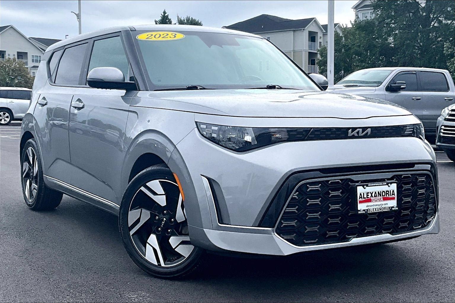 Used 2023 Kia Soul GT-Line FWD image 2