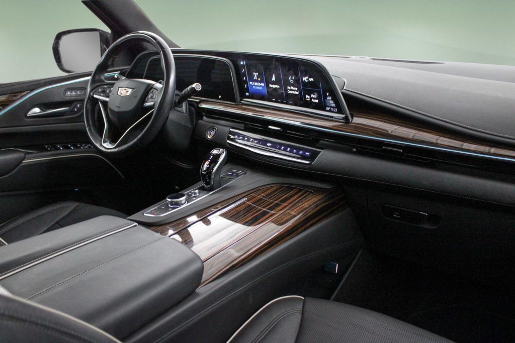 Used 2023 Cadillac Escalade ESV Premium Luxury w/ Performance Package AWD/4WD image 21