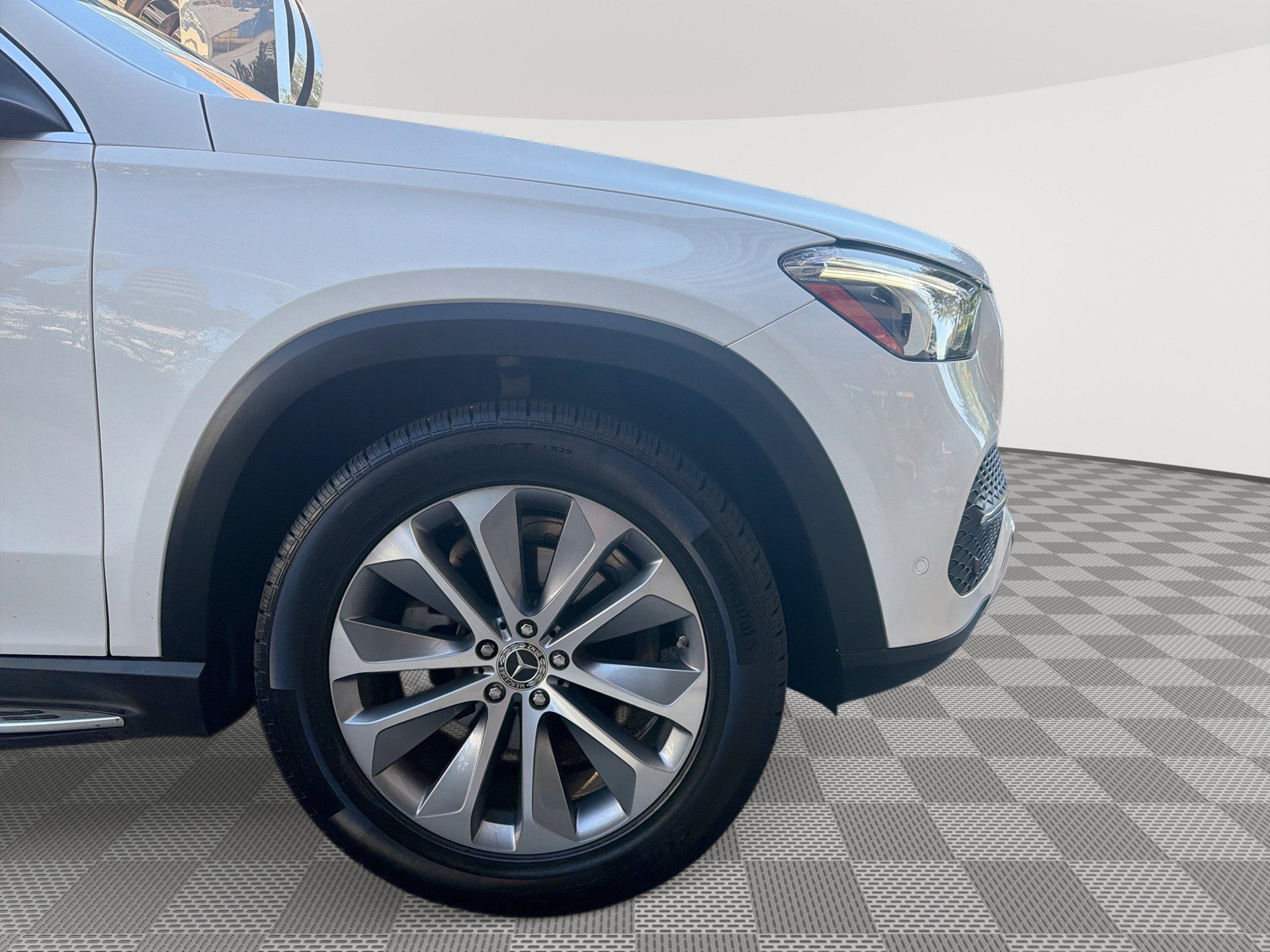 Used 2020 Mercedes-Benz GLE 350 4MATIC w/ Premium Package image 31