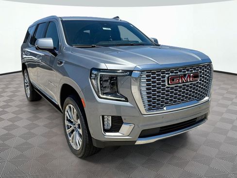 Used 2024 GMC Yukon Denali w/ Denali Reserve Package RWD image 3