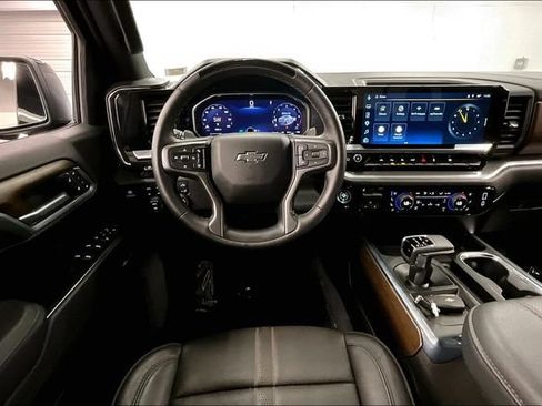 Used 2026 Chevrolet Silverado 1500 High Country w/ Midnight Edition AWD/4WD image 6