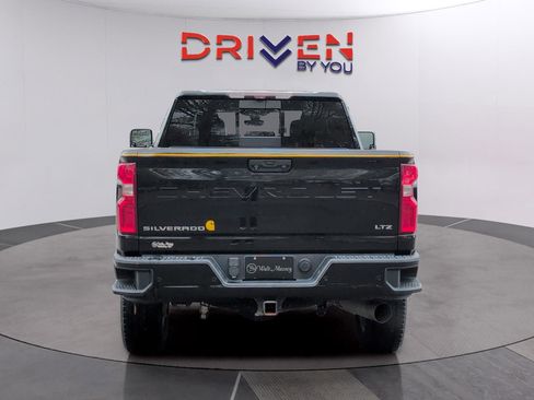 Used 2021 Chevrolet Silverado 2500 LTZ w/ Carhartt Edition image 4