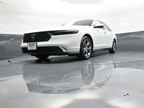 Certified 2024 Honda Accord EX image 26