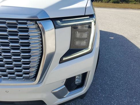 Used 2021 GMC Yukon Denali w/ Denali Premium Package image 16