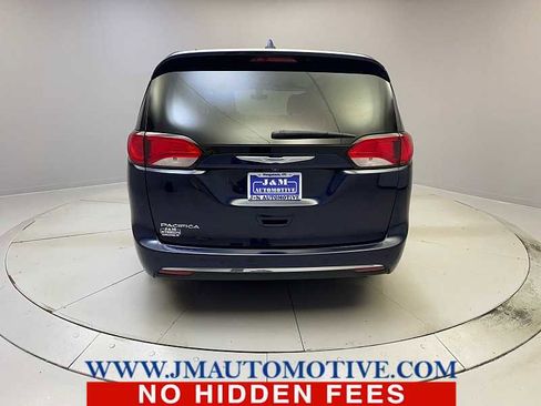 Used 2018 Chrysler Pacifica Touring Plus FWD image 4