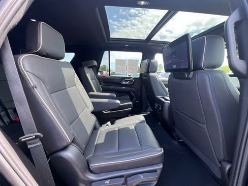 Used 2023 Chevrolet Tahoe Premier w/ Advanced Technology Package AWD/4WD image 16