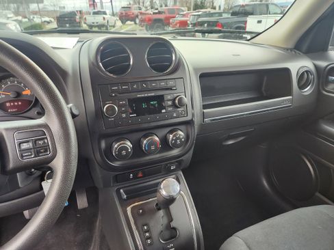 Used 2016 Jeep Patriot Sport w/ Power Value Group image 7