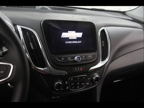 Certified 2024 Chevrolet Equinox LT FWD image 9